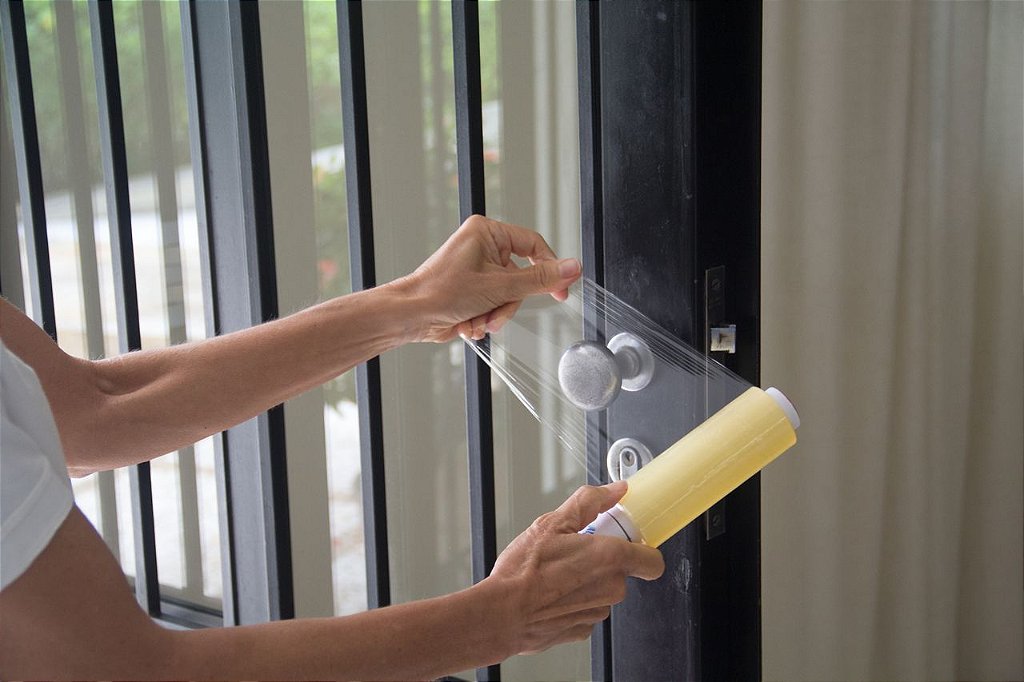 Combo Clinic Manopla (Cabo Giratório) em dobro + Clinic Trilho (2 unidades Filme PVC Hipoalergênico AlpFilm Clinic com Manopla 12cm x 70m + 1 unidade AlpFilm Clinic Trilho 28cm x 300m) - C26 - Imagem 4